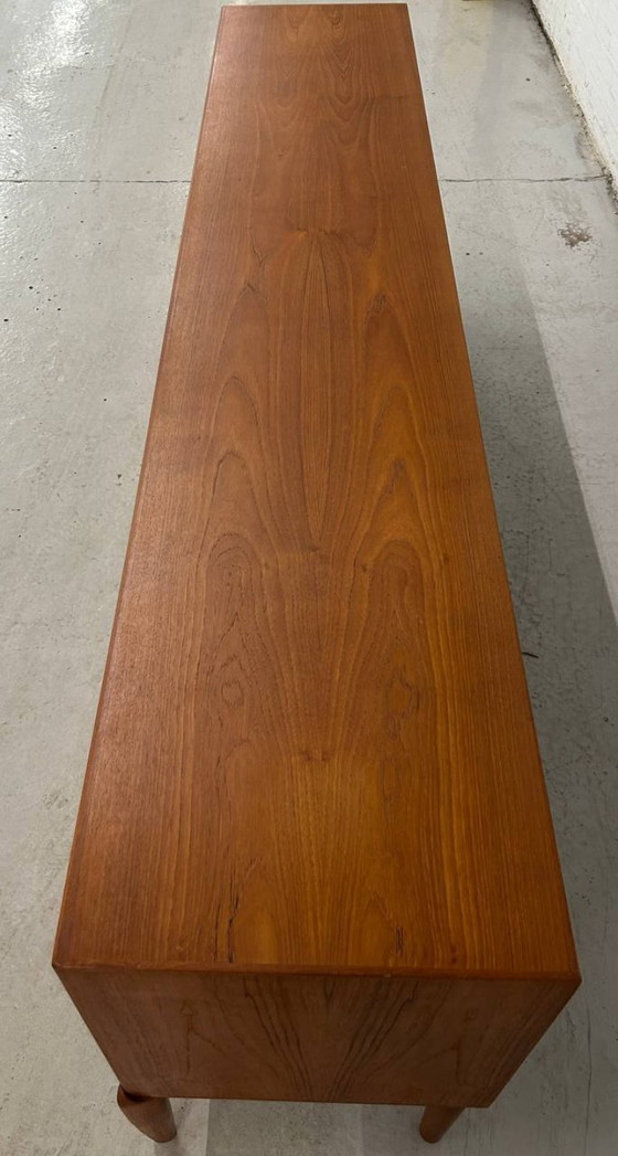Image 1 of Deens teak dressoir H.W. Klein Bramin