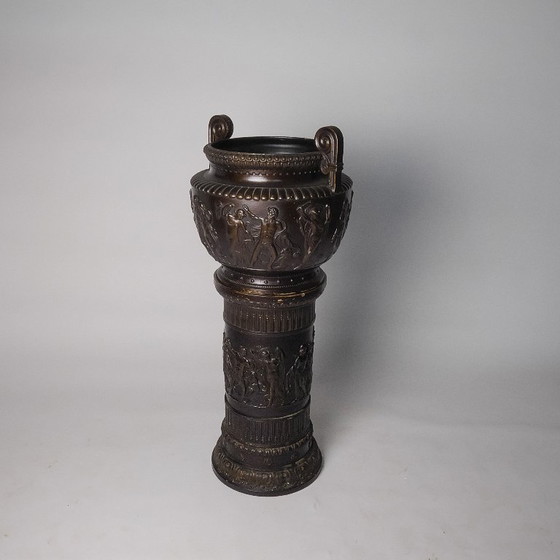 Image 1 of XIX secolo - Urna bacchica monumentale su piedistallo - Italia