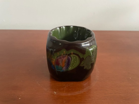 Image 1 of Arnhemsche Fayencefabriek - Zwei quadratische Kerzenständer aus glänzendem Steingut im Jugendstil