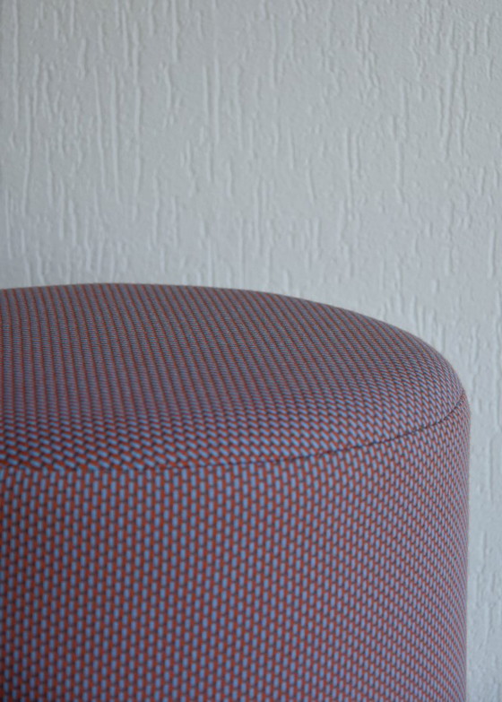 Image 1 of Pouf rotondo in tessuto Kvadrat Drop – Ø37cm x H40cm
