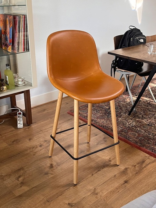 Sgabello da bar Hay NEU in pelle marrone e legno