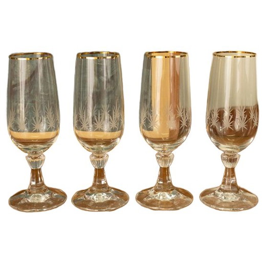 Lot de 4 flûtes à champagne détaillées