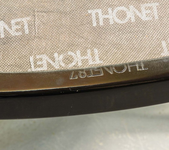 Juego de 4 sillas de comedor triangulares Thonet de diseño de mediados de siglo (modelo 87) lacadas en (photo 24 of 24)