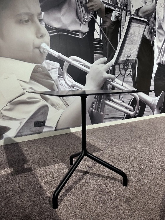 Image 1 of Zwarte vierkante tafel