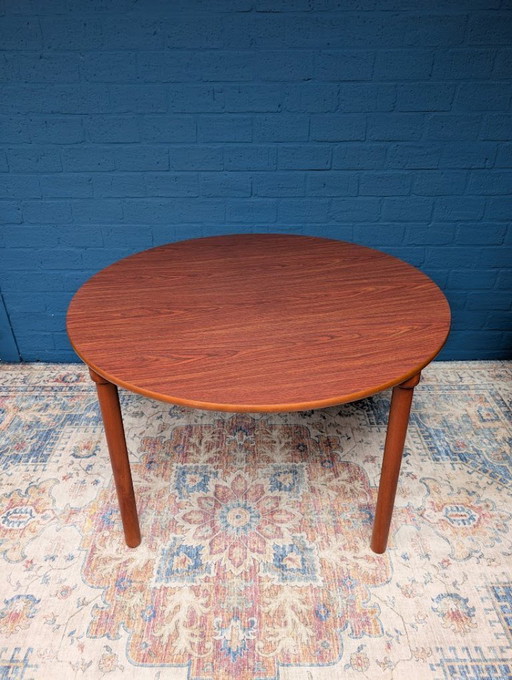 Table à manger ronde vintage