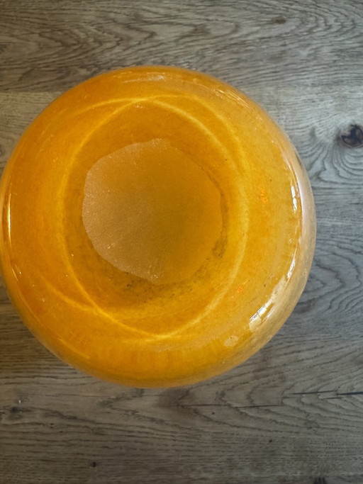 Jarrón grande de vidrio artístico soplado a mano – Remolinos vibrantes de color naranja y rojo