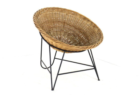 Image 1 of Poltrona con cesto in vimini nello stile di Matthieu Matégot