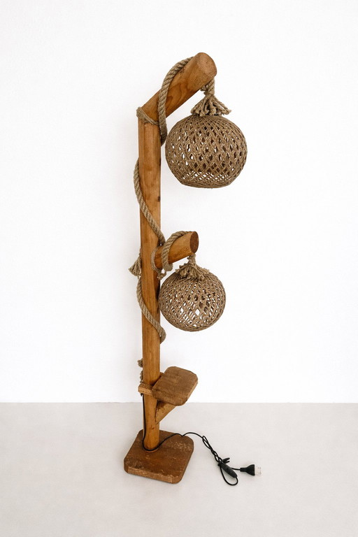 Lámpara de pie hecha a mano