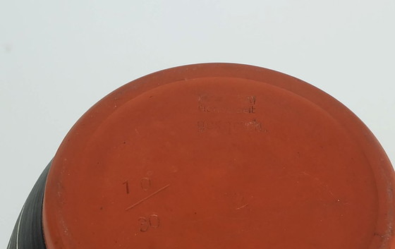 Image 1 of Vase en céramique Wekara modèle 10/30 à décor rayé, style années 1950, fabrication allemande.