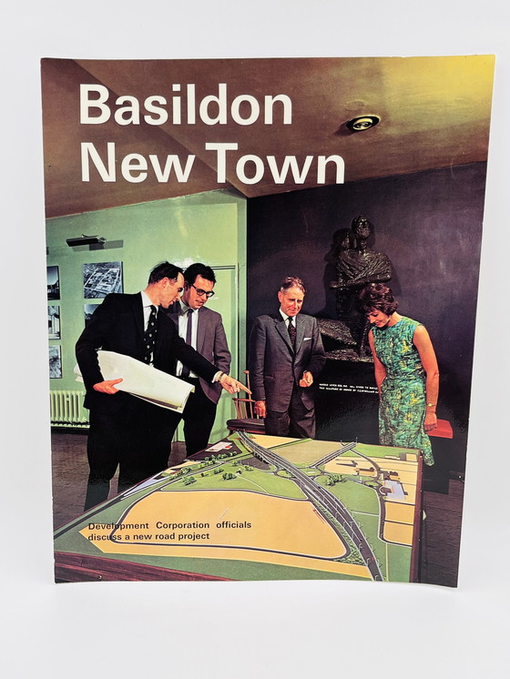 Image 1 of Set mit 9 Kartonfotos „Basildon New Town“