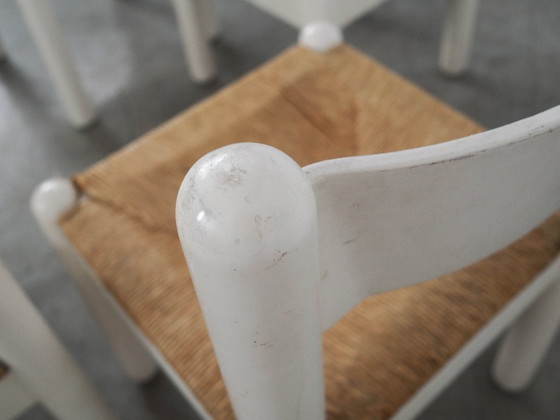 Image 1 of Conjunto de cuatro sillas de madera de haya, diseño italiano, década de 1980, fabricadas en Italia.