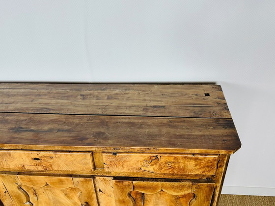 Image 1 of Buffet provinciale in noce, 1800