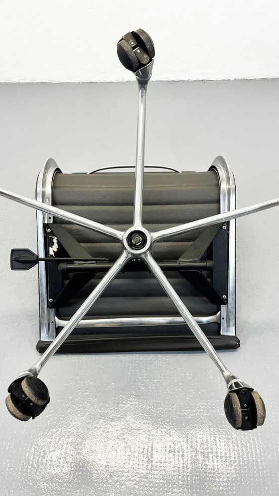Image 1 of Chaises de bureau Ea117 Icf Sièges Charles & Ray Eames