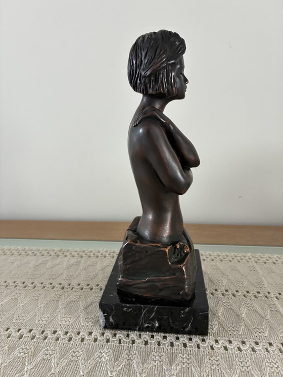 Image 1 of Paor S.A. Madrid – Buste féminin signé – Patine bronze – Socle en marbre
