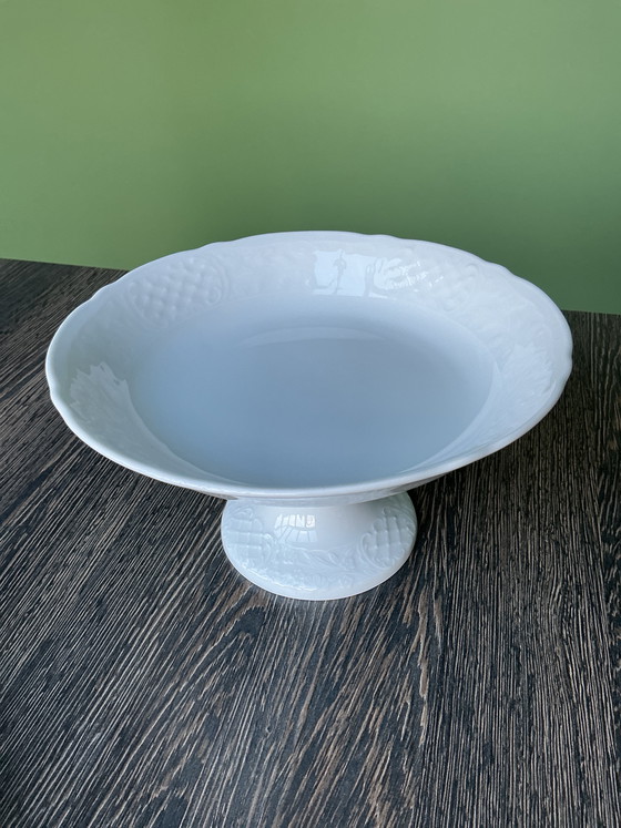 Image 1 of Piatto da portata e fruttiera in porcellana con piedistallo