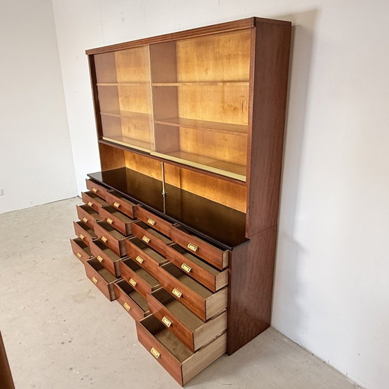 Vintage Duitse Apothekerskast In Mahonie | Mid-Century Modern – Opbergkast, Glass, Wood (photo 5 of 14)