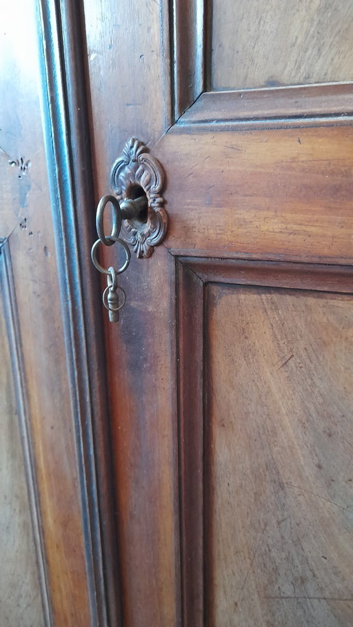 Mobile per riporre oggetti d'antiquariato