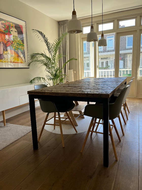 Image 1 of solid robust oak table