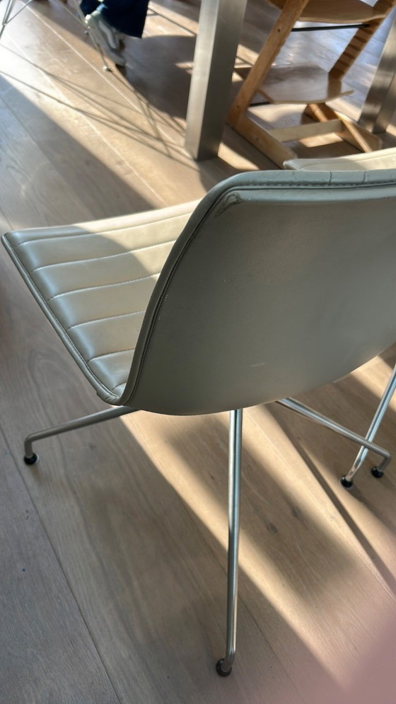 Image 1 of 4x Cuir Arper Catifa (53) pied pivotant