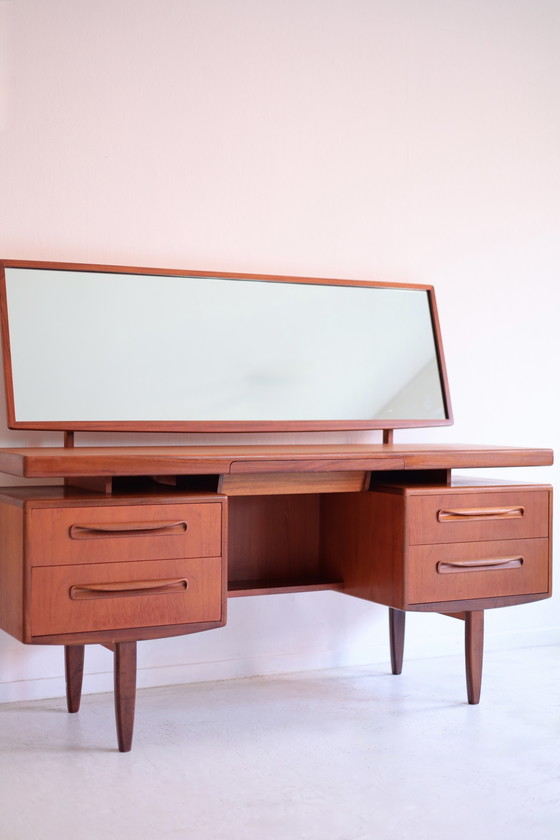 Tocador/escritorio G-Plan, Victor Wilkins, década de 1960. – Wood (photo 3 of 9)