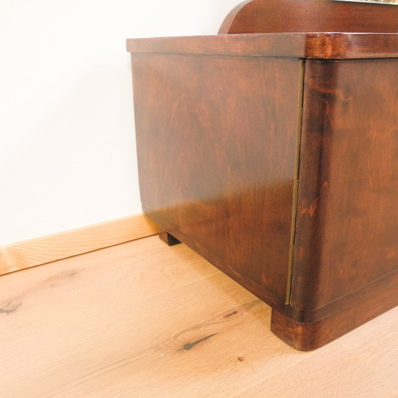 Image 1 of Espejo de cuerpo entero, cómoda con espejo y puerta corrediza de cristal en abedul flameado, años 50, restaurada.