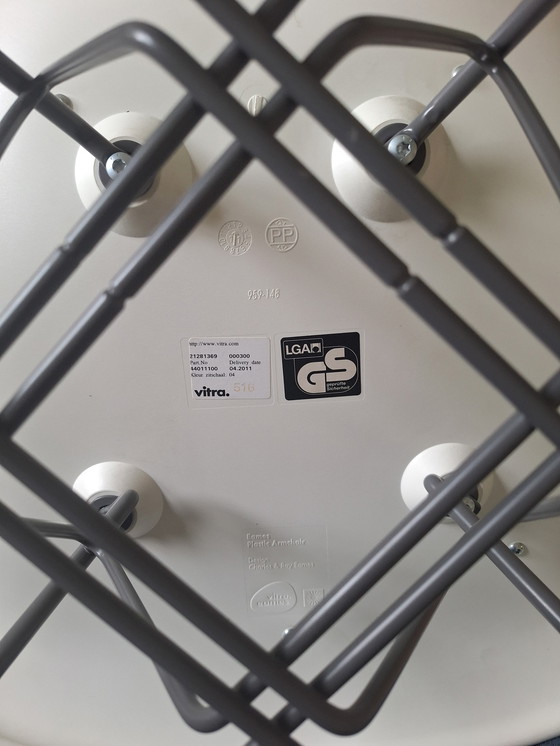 Image 1 of 4x Vitra Eames Dar Wit