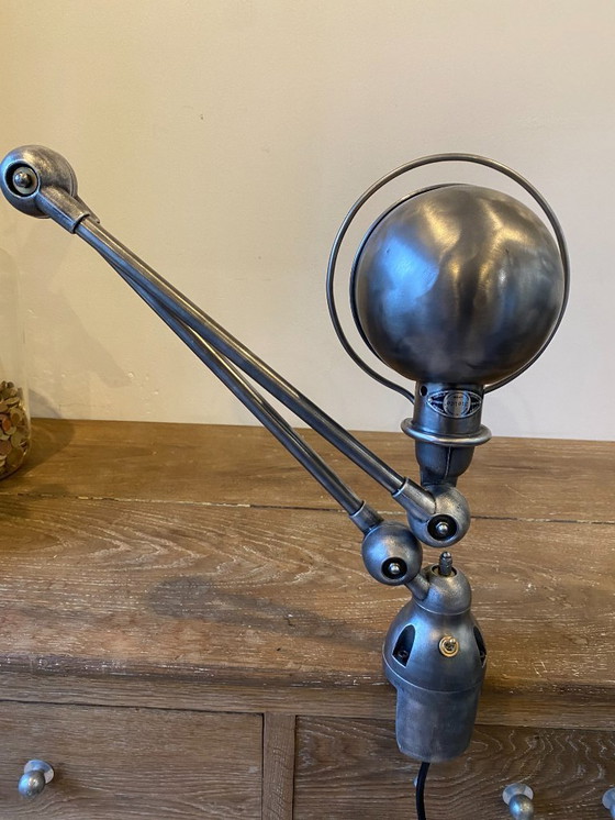 Image 1 of Lampe de bureau Jieldé jielde 2 bras de 40cm avec base étau graphite industriel Jean Louis Domecq 1950 vintage