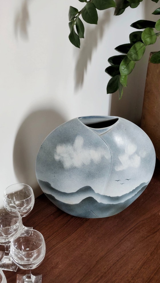 Image 1 of Large Virebent lenticular vase – Mountain sky design