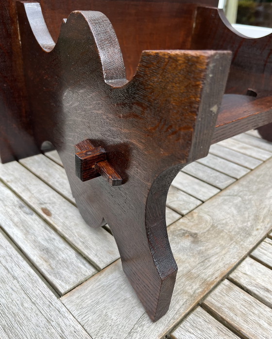 Image 1 of Table d'appoint de l'école d'Amsterdam | Chêne massif | 1920-1940 | Unique Craftsmanship