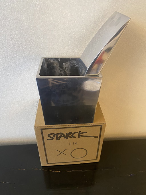 XO-asbak van Starck, model Ray Hollis