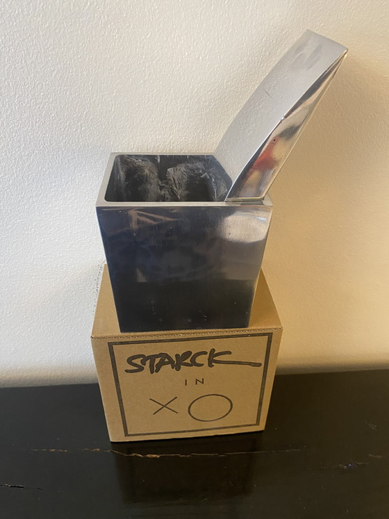 Image 1 of XO-asbak van Starck, model Ray Hollis