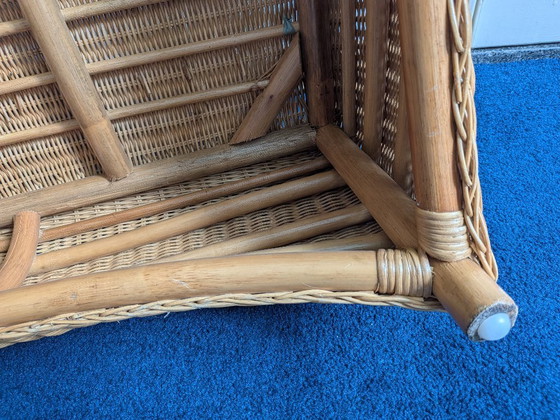 Image 1 of Table basse en rotin 80x80 cm.