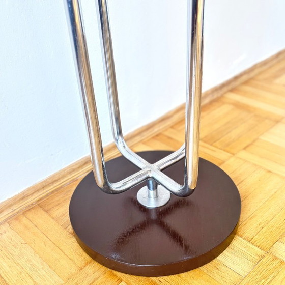 Image 1 of Funktionalistischer Pflanzenständer