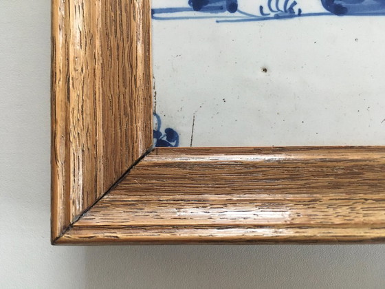 Image 1 of Azulejo azul de Delft de aproximadamente 1650-1750 con marco de roble