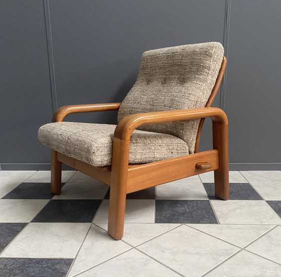 Image 1 of Fauteuil des années 1970 de la marque Dyrlund Denmark, avec un bon revêtement d'origine.
