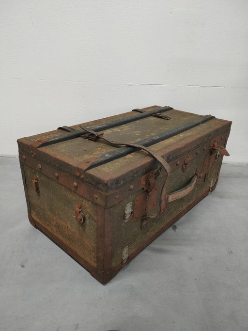 Originaler antiker Reisekoffer Grüner Kabinenkoffer Metall/Holz