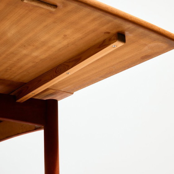 Image 1 of MK9976 Table de salle à manger restaurée en teck et chêne