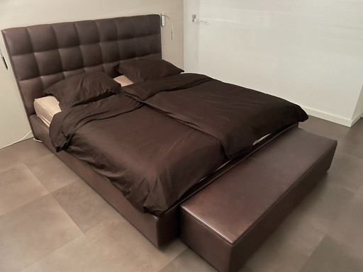 Combinaison sommier Wittmann et cuir marron Habana avec tête de lit