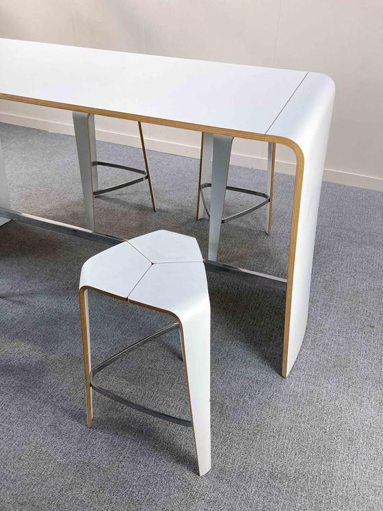 Image 1 of Mesa de conferencias Brunner Hoc con cuatro sillas