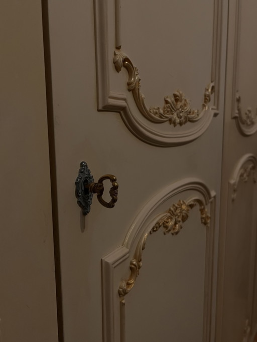 Armadio Trügelmann - Programma THEREBIA Finitura: Meiss/Patinato oro