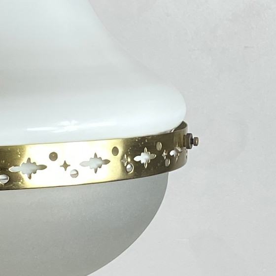 Opaline Chandelier Pendant Light 1920 with Gilded Brass Chain – Glass (photo 3 of 9)