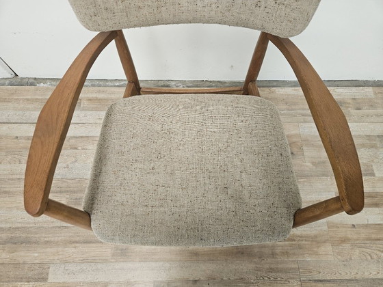 Image 1 of Zweedse fauteuil van hout en stof