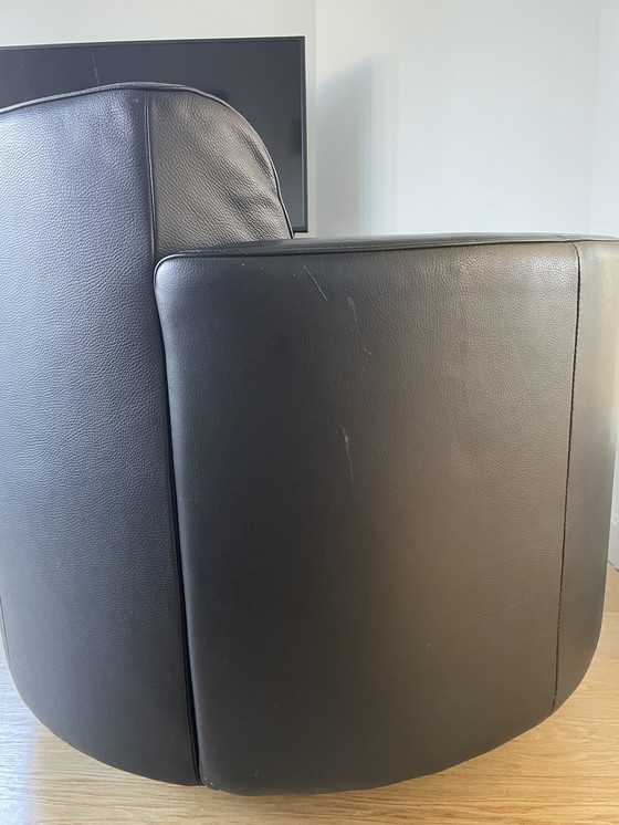 Image 1 of Poltrona girevole di design Montel Once Plus nera