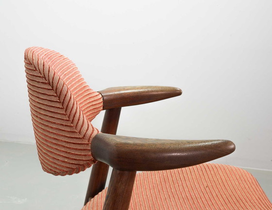 Image 1 of Authentieke Cowhorn Tijsseling eetkamerstoelen met wengé houten frame en steenrode bekleding door Hulmefa - Set van 4