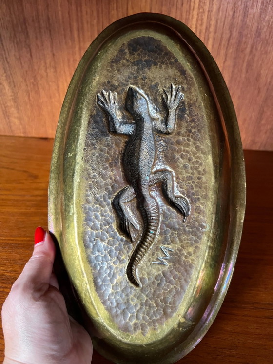 Rarity! Solid brass dish with a raised salamander. Likely an Art Deco calling card tray. Handmade. Signed (photo 7 of 8)