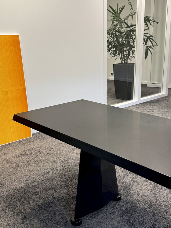 Image 1 of Vitra Trapeze