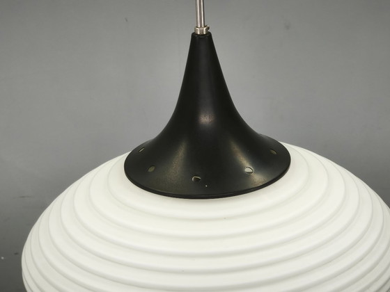 Paar Space Age Opalglas-Pendelleuchten, Tschechoslowakei, 1970er Jahre – Deckenleuchten, Metal (photo 9 of 14)