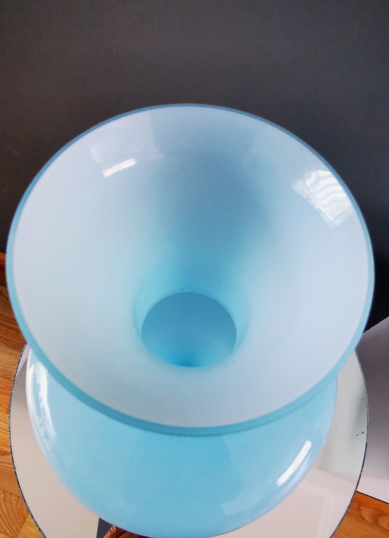 Image 1 of Verre Empoli Italie Toscane, années 1960, vase bleu clair