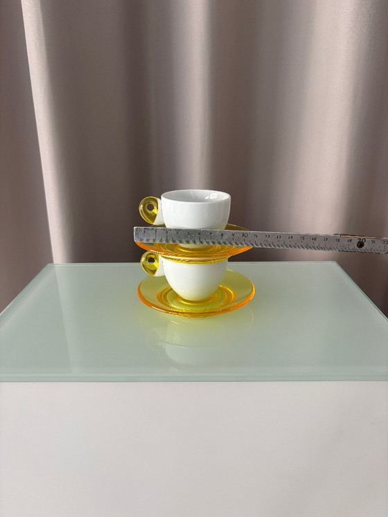Vintage Fratelli Guzzini Tazza Espresso Cups & Yellow Saucers – Set of 2 – Crockery, Ceramic, Plastic (photo 9 of 10)