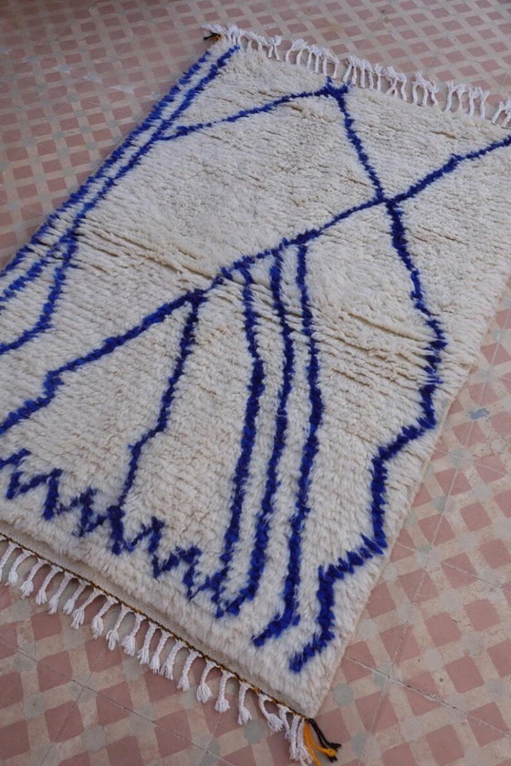 Image 1 of Handgeknüpfter, cremefarbener Teppich mit geometrischen Mustern, 250 cm x 150 cm